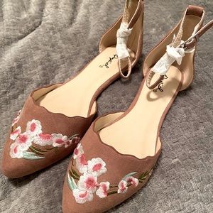 {NEW} Qupid Dusty Rose Floral Flats (6)